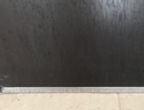 隙間テープ貼り付け後のドア
