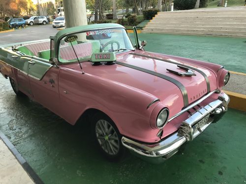 ピンクでキュートなアメ車